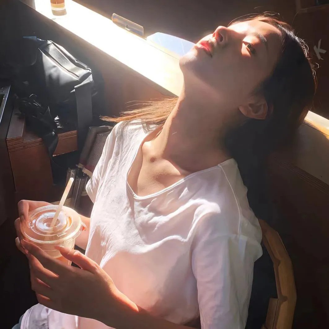 她死后我大闹渣男婚礼现场